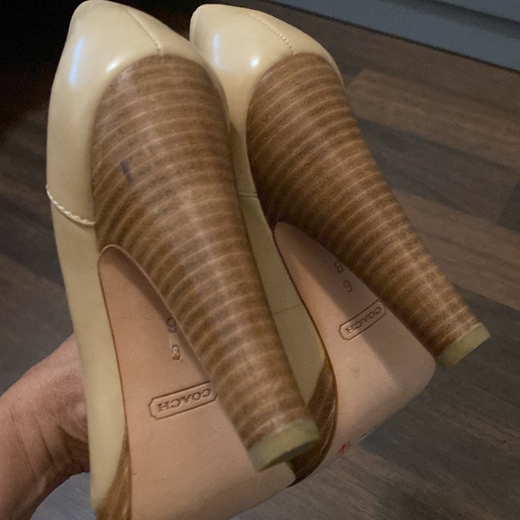 NWOT COACH High Heel Pumps Size 6B - Picture 11 of 16